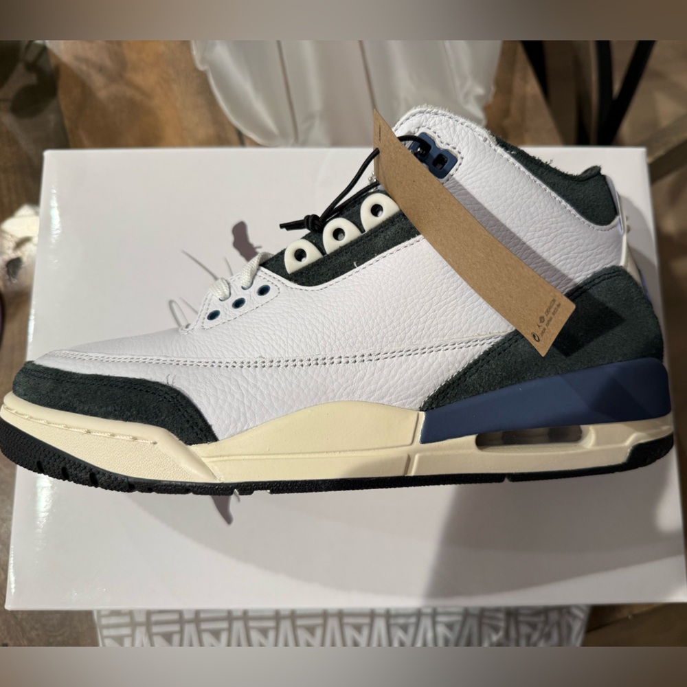 Jordan 3 Retro OG SP A Ma Maniere Diffused Blue